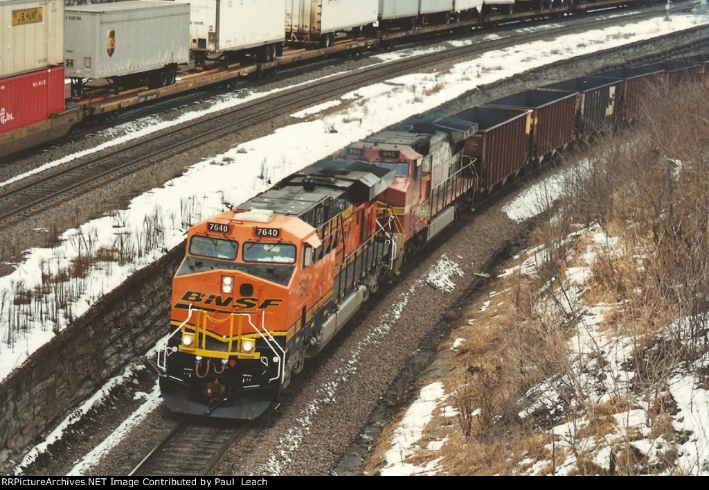 All rail ore loads cruise east